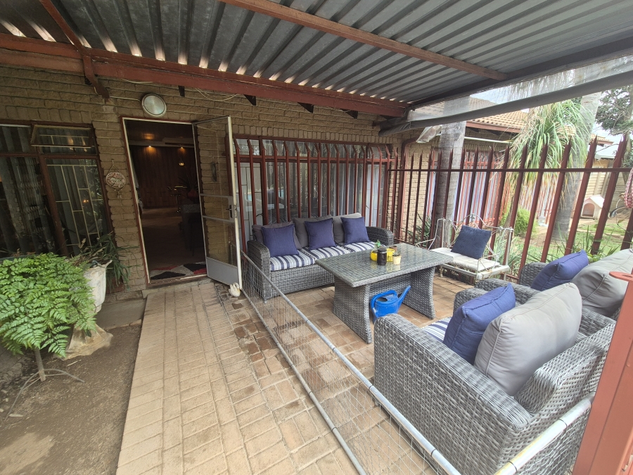 3 Bedroom Property for Sale in Flimieda North West